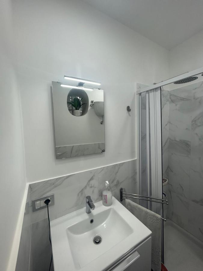 Casa Vacanze Qs 10 Appartement Napels Buitenkant foto