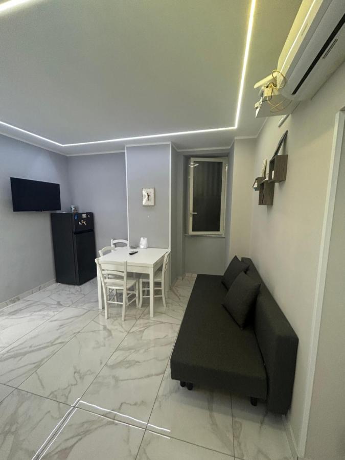 Casa Vacanze Qs 10 Appartement Napels Buitenkant foto
